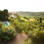 Boutique Dvor Pensión 4*