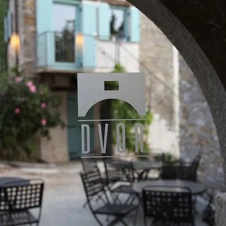 Gostinjska kuća Boutique Dvor 4*