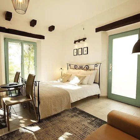 Boutique Dvor 4* Доброво