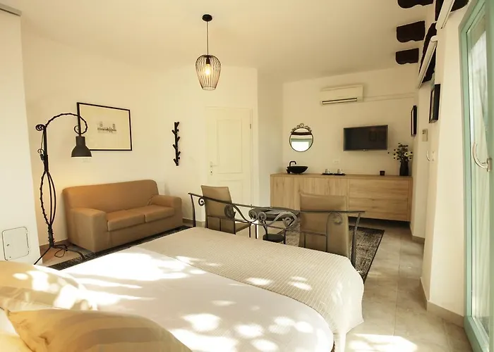 Boutique Dvor Gæstehus Dobrovo