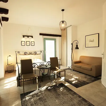 Boutique Dvor Affittacamere 4*